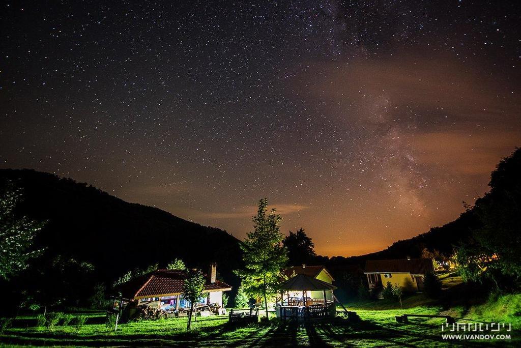 Бунгала Дара カロファー エクステリア 写真